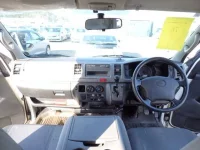 Toyota HIACE VAN лот № 76 оценка R  с аукциона в Японии 5