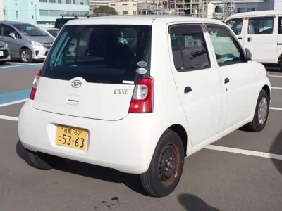 Daihatsu Esse