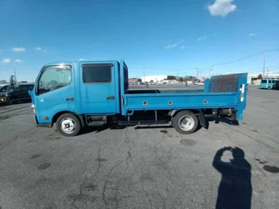 Toyota DYNA  с аукциона в Японии