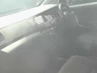 Toyota ISIS лот № 4023 оценка 3  с аукциона в Японии 2