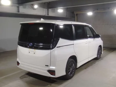 Toyota VOXY  с аукциона в Японии