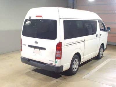 Toyota HIACE VAN  с аукциона в Японии