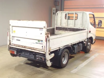 Toyota DYNA  с аукциона в Японии