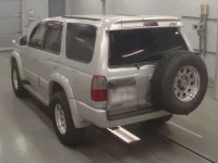 Toyota HILUX SURF лот № 30726 оценка R  с аукциона в Японии 5