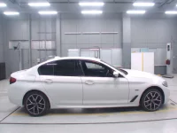 BMW 5-Series лот № 4173 оценка 4.5  с аукциона в Японии 2