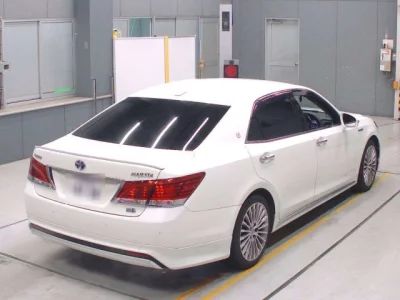 Toyota CROWN  с аукциона в Японии