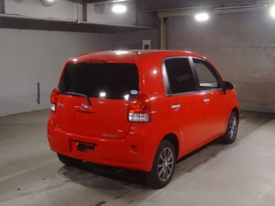 Toyota PORTE  с аукциона в Японии