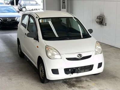 Daihatsu MIRA  с аукциона в Японии