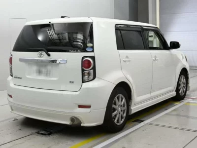 Toyota COROLLA RUMION