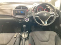 Honda FIT лот № 1048 оценка 3.5  с аукциона в Японии 2