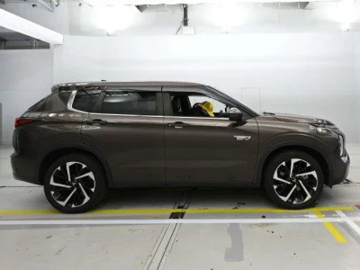 Mitsubishi OUTLANDER PHEV