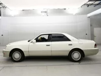 Toyota CROWN лот № 10045 оценка 3.5  с аукциона в Японии 3