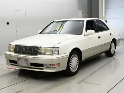 Toyota CROWN  с аукциона в Японии