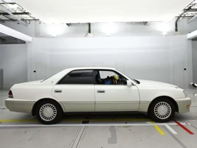 Toyota CROWN  с аукциона в Японии