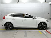 Volvo V40 лот № 38049 оценка 4  с аукциона в Японии 2