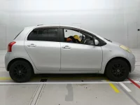 Toyota VITZ лот № 10055 оценка 3.5  с аукциона в Японии 2