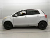 Toyota VITZ лот № 10055 оценка 3.5  с аукциона в Японии 3