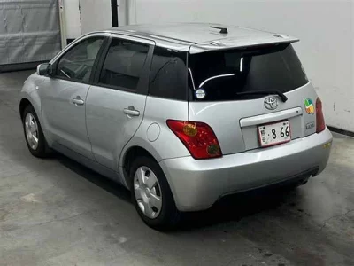 Toyota IST