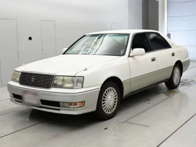 Toyota CROWN  с аукциона в Японии