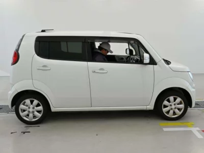 Suzuki MRWAGON