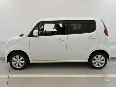 Suzuki MRWAGON