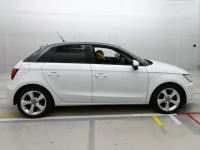 Audi A1 лот № 38066 оценка 3.5  с аукциона в Японии 2