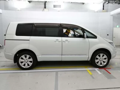 Mitsubishi DELICA D5