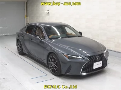 Lexus IS