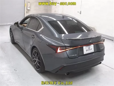 Lexus IS