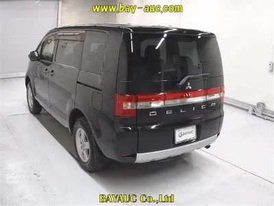 Mitsubishi DELICA D5