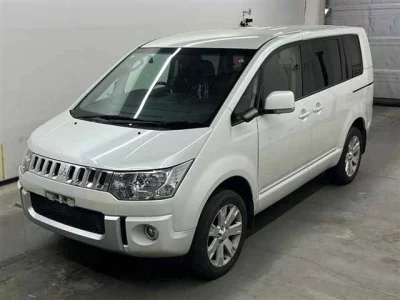Mitsubishi DELICA D5