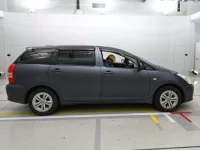Toyota WISH лот № 10101 оценка 3.5  с аукциона в Японии 2