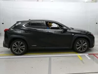 Lexus UX лот № 36083 оценка 5  с аукциона в Японии 2