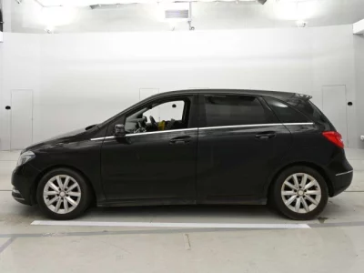 Mercedes-Benz B CLASS