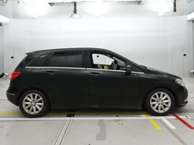 Mercedes-Benz B CLASS