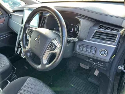 Mitsubishi DELICA D5