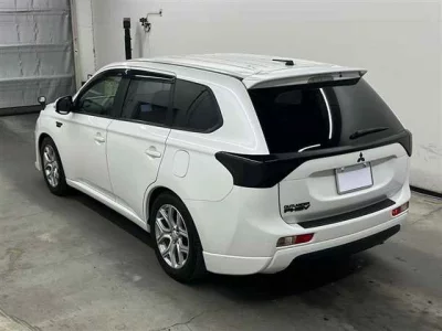 Mitsubishi OUTLANDER PHEV