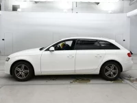 Audi A4 лот № 38147 оценка 4  с аукциона в Японии 3