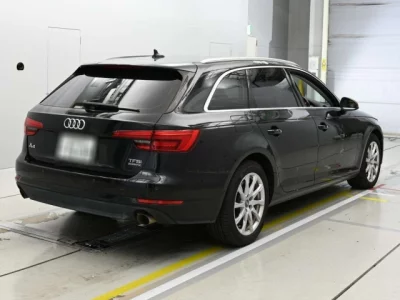 Audi A4  с аукциона в Японии