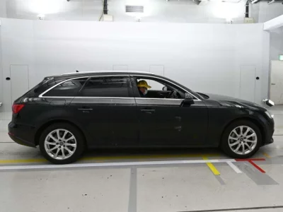 Audi A4  с аукциона в Японии