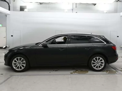 Audi A4  с аукциона в Японии