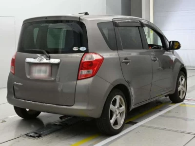 Toyota RACTIS  с аукциона в Японии