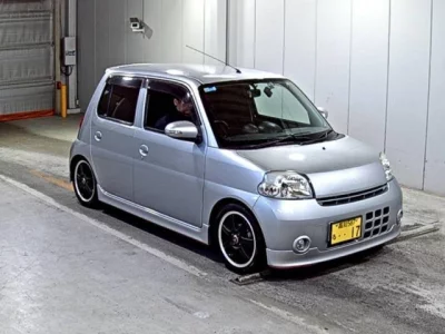 Daihatsu Esse