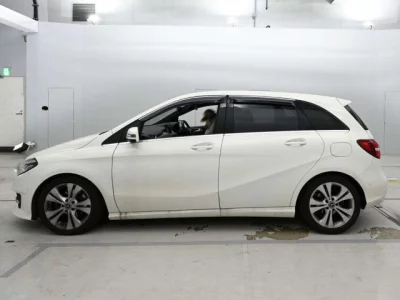 Mercedes-Benz B CLASS