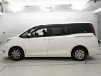 Toyota NOAH лот № 30006 оценка 4  с аукциона в Японии 3