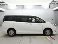 Toyota NOAH лот № 30006 оценка 4  с аукциона в Японии 2