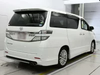 Toyota VELLFIRE лот № 30024 оценка 4  с аукциона в Японии 1
