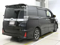 Toyota VOXY лот № 30022 оценка 4  с аукциона в Японии 1