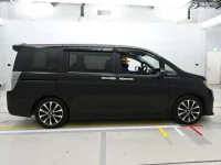 Honda STEP WAGON лот № 30030 оценка 4  с аукциона в Японии 2
