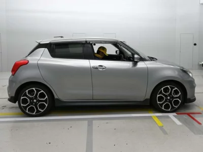 Suzuki SWIFT  с аукциона в Японии